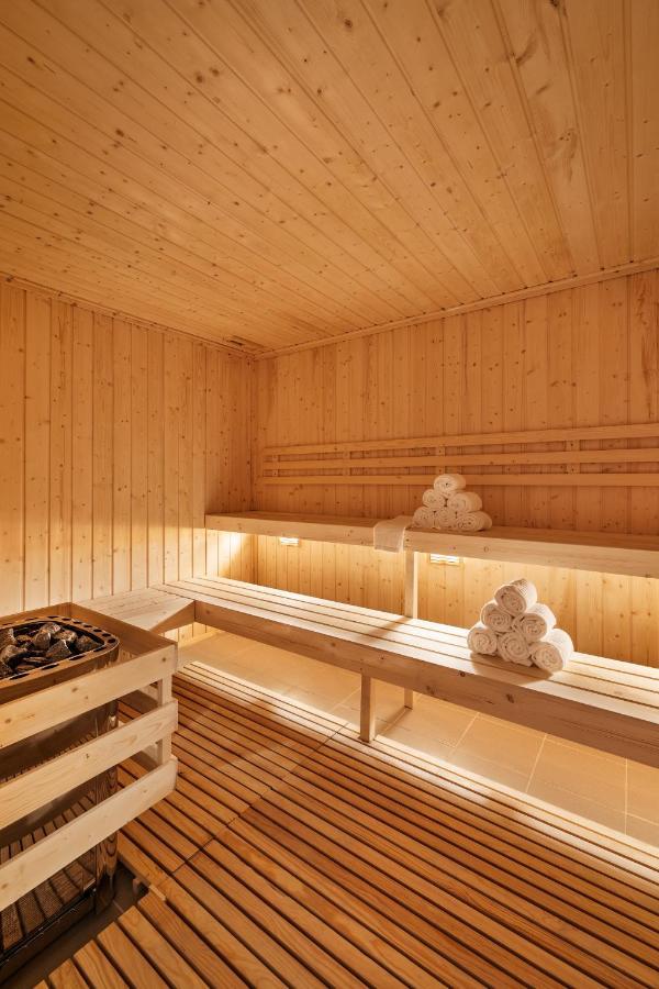One Shot Palacio Cedofeita Porto Exteriér fotografie A modern Finnish sauna